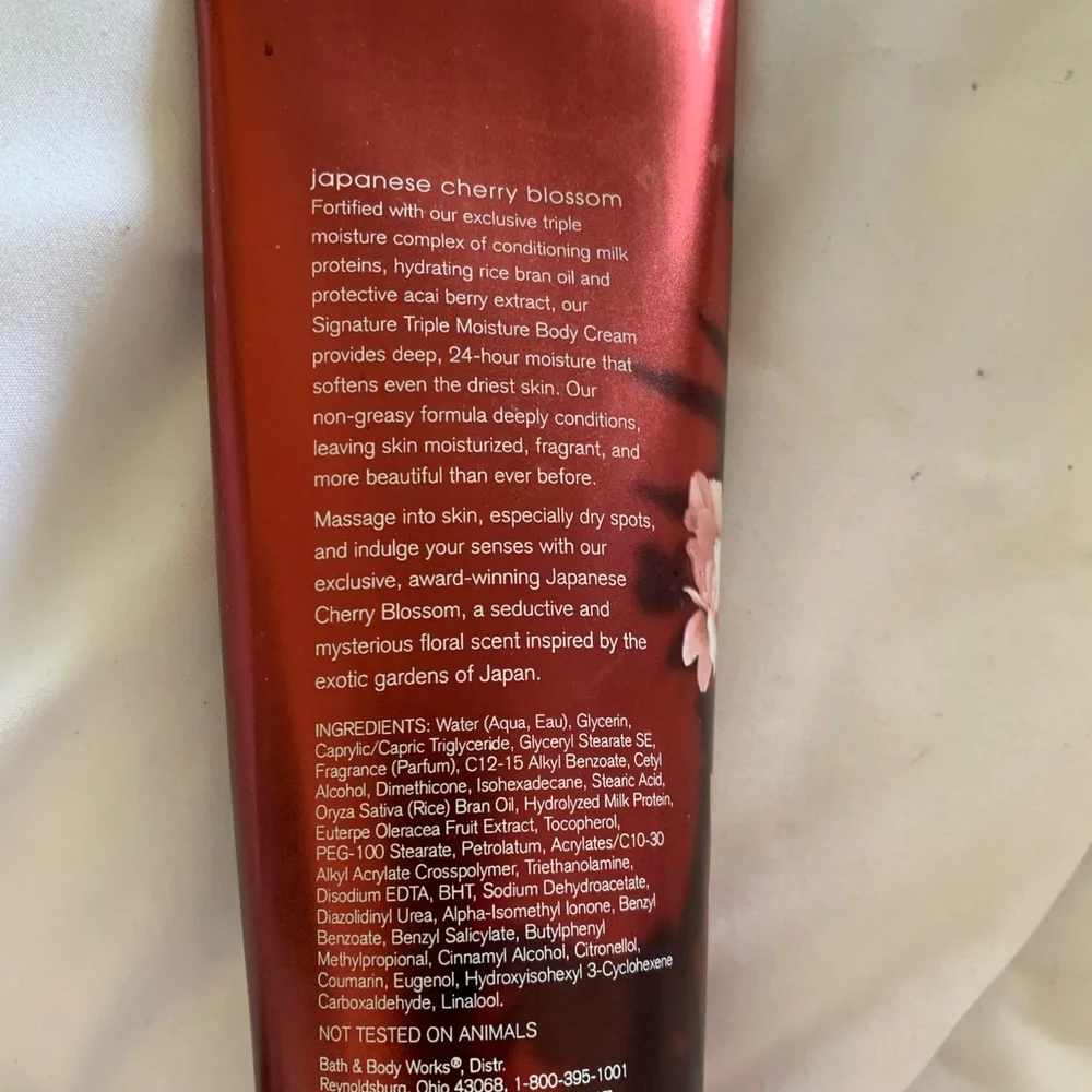 Bath & Body Works Japanese Cherry Blossom Moisturizer - Picture 2 of 2